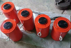 Why do multiple jacks share the same hydraulic jack