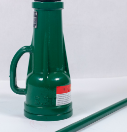 Which workplaces require the use of inverted screw jacks