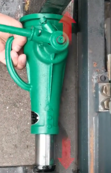 Will there be unstable lifting when using a screw jack upside down