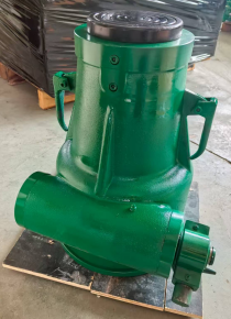 Multiple wire cutting machines are installed with multiple crown aviation screw jacks for joint use and adjustment of height and position